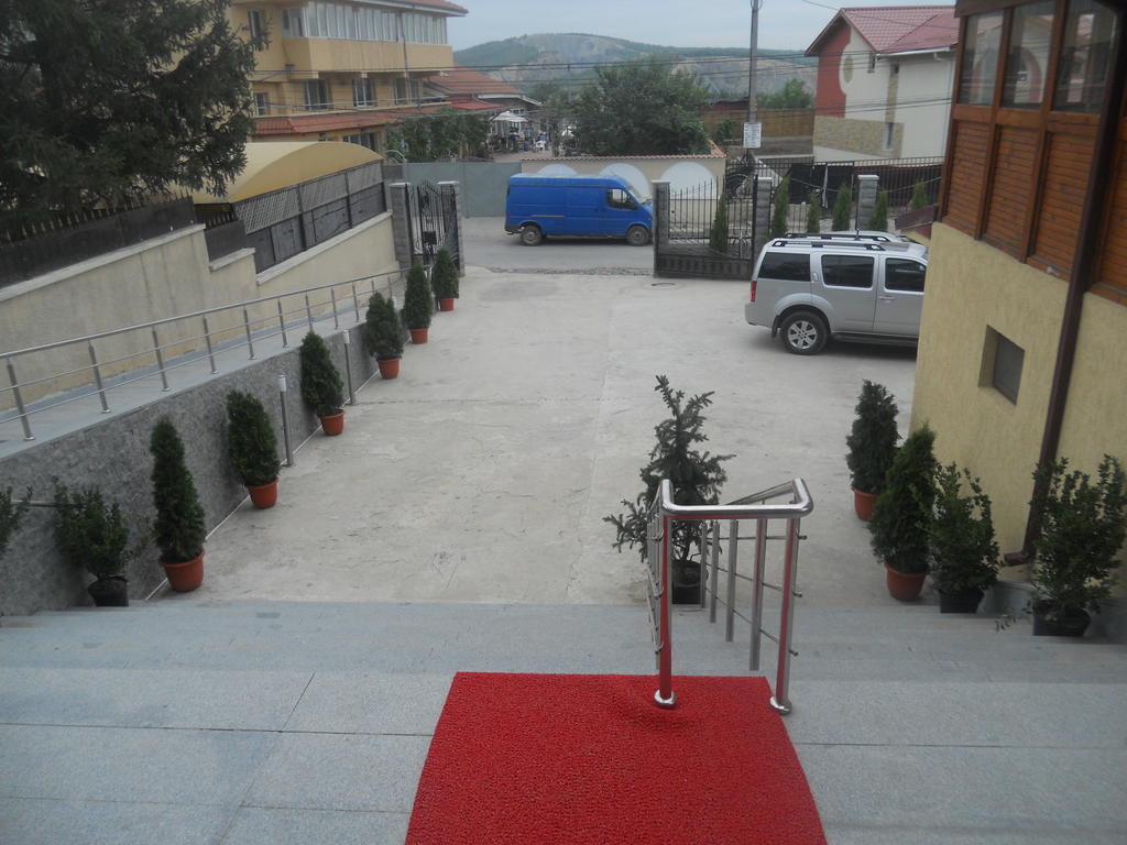 Pensiunea Cristal Tulcea Bagian luar foto